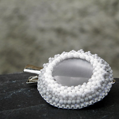 Kočičí oči šedivé