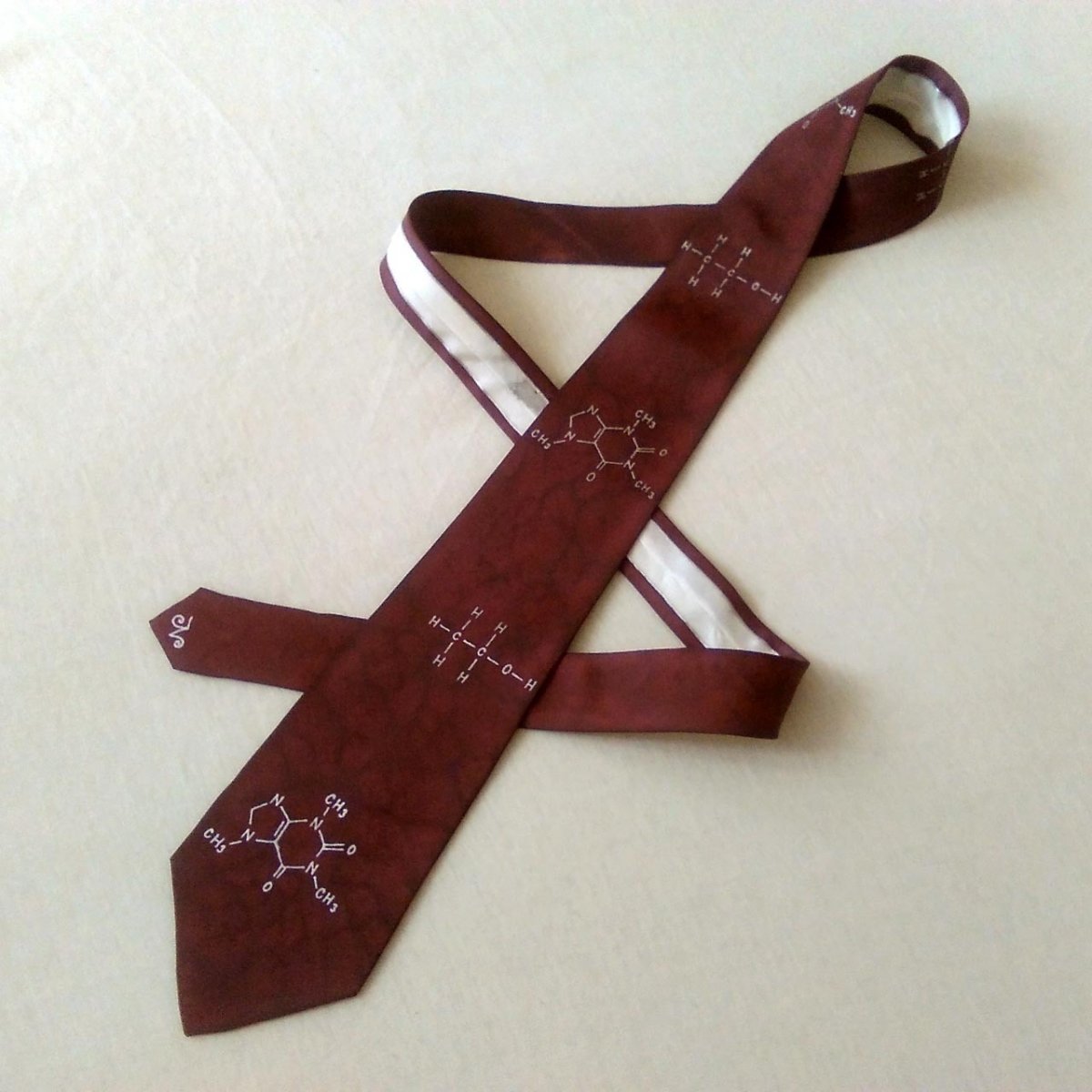 Kravata s molekulami - bordó/šedá 8826434