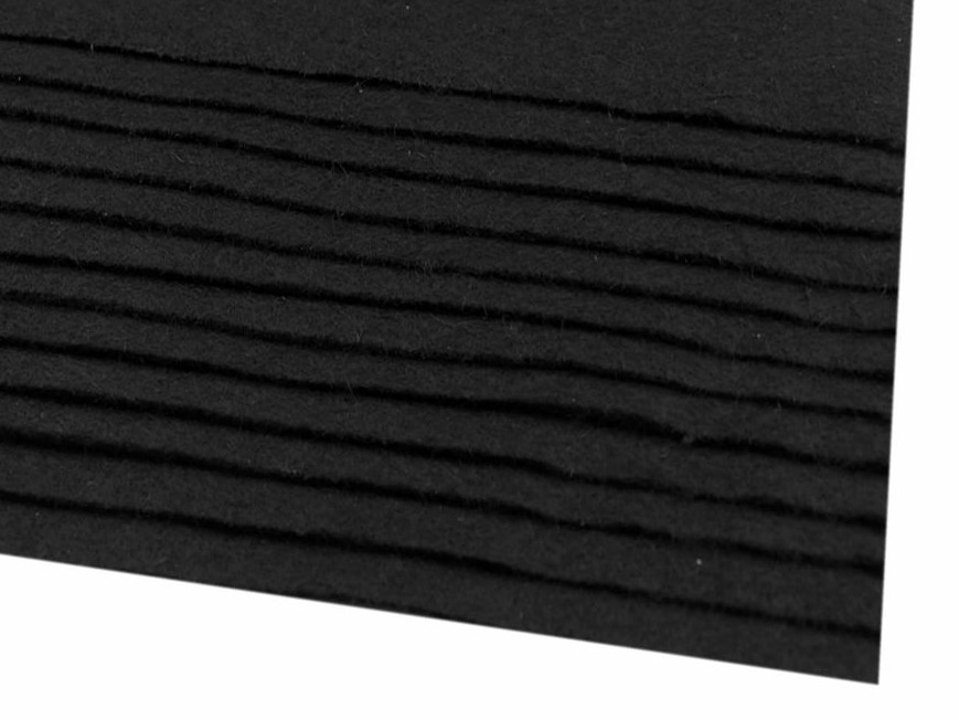 Filc 20x30cm - černá