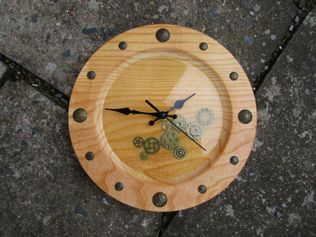 steampunkové hodiny - jasan