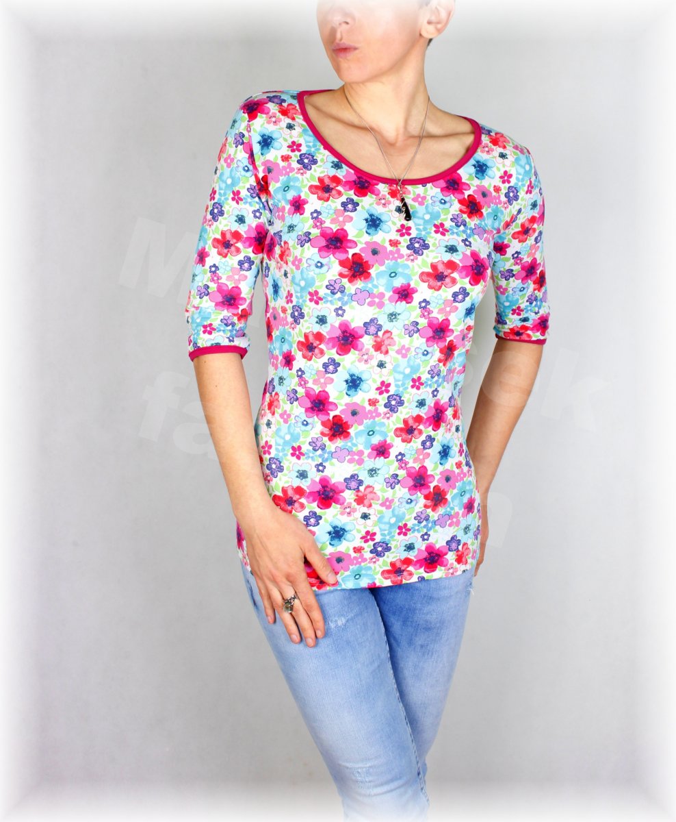 Triko s  kvítky vz.384