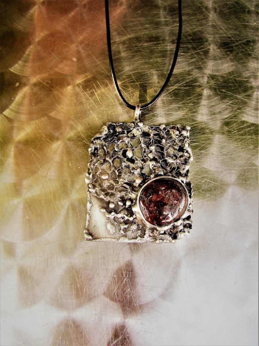 Náhrdelník "Zatmění"