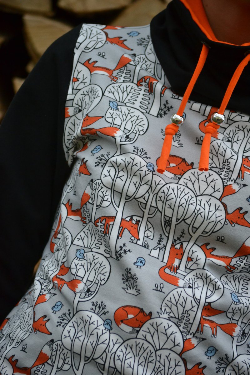 Origo  mikinka liška v kouzelném lese....