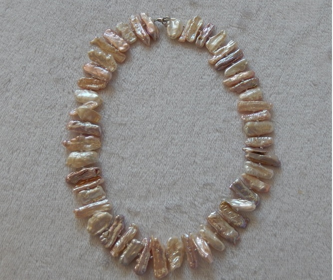 Náhrdelník biwa perla