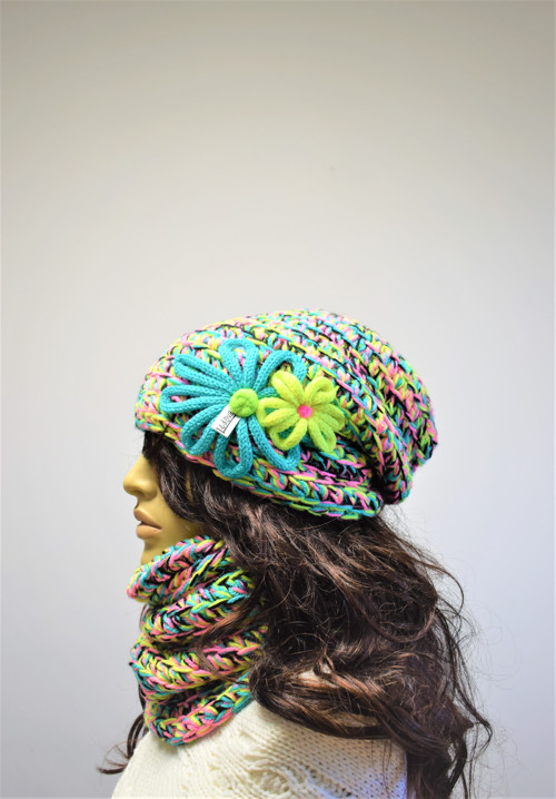 SET ČEPICE A NÁKRČNÍKU 1649