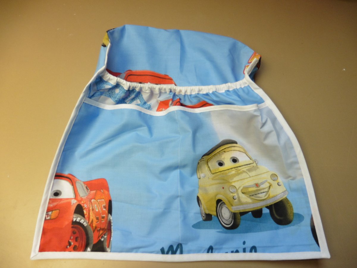 dětský kapsář do školky na ramínku 