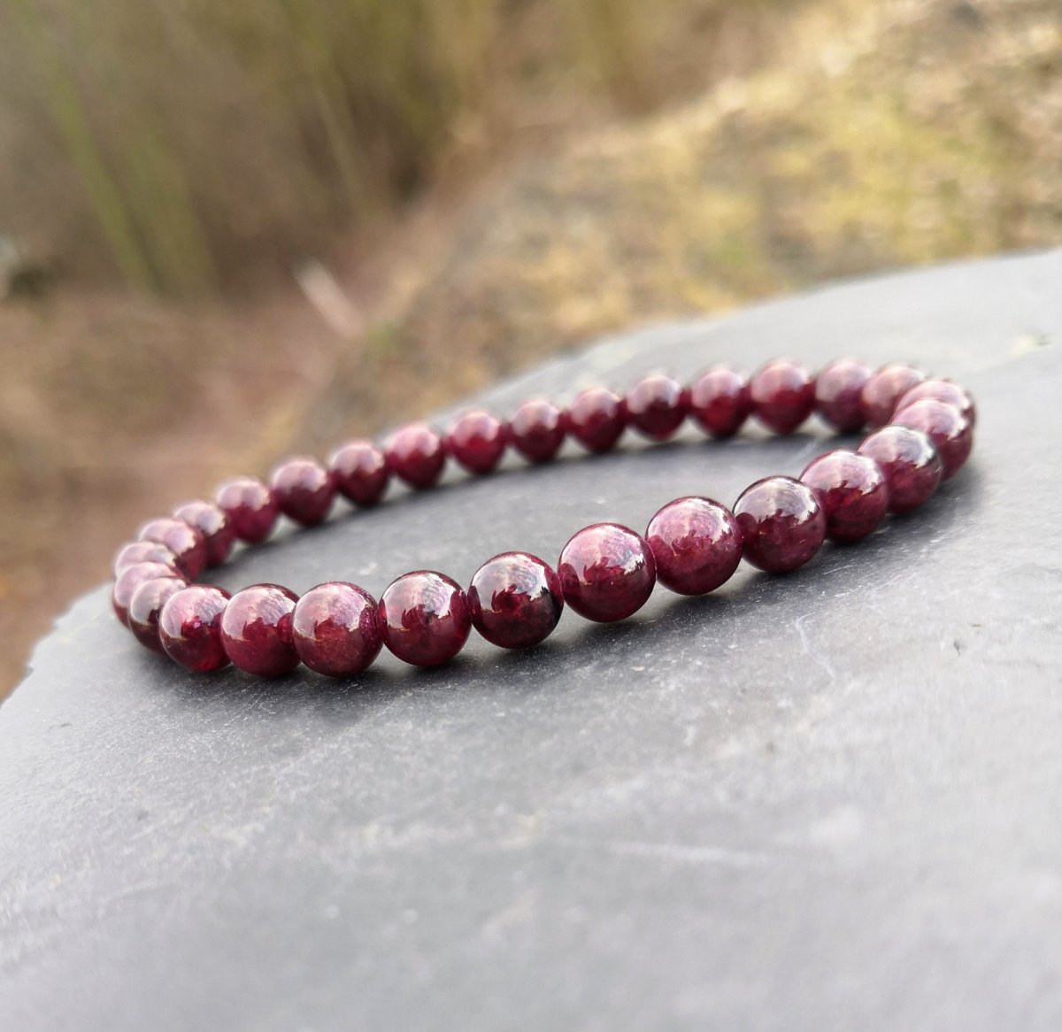 Náramek*granát*0,6 cm