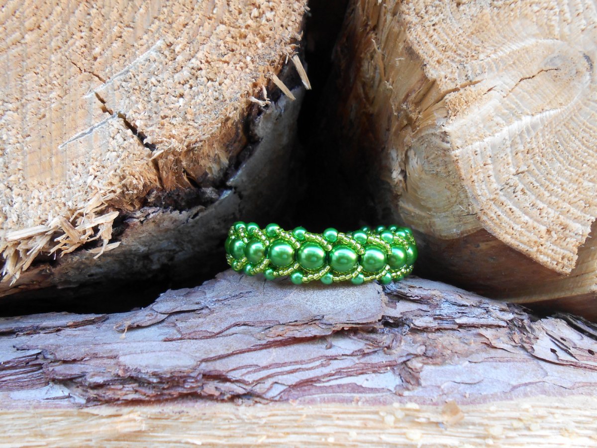 Náramek šitý avokádový (222-18)