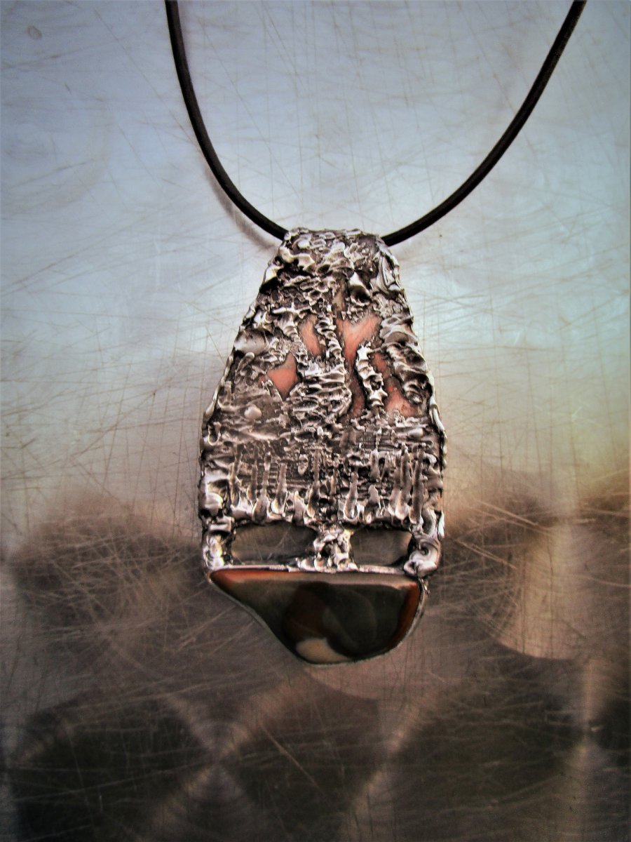 Náhrdelník "Ocelové město"