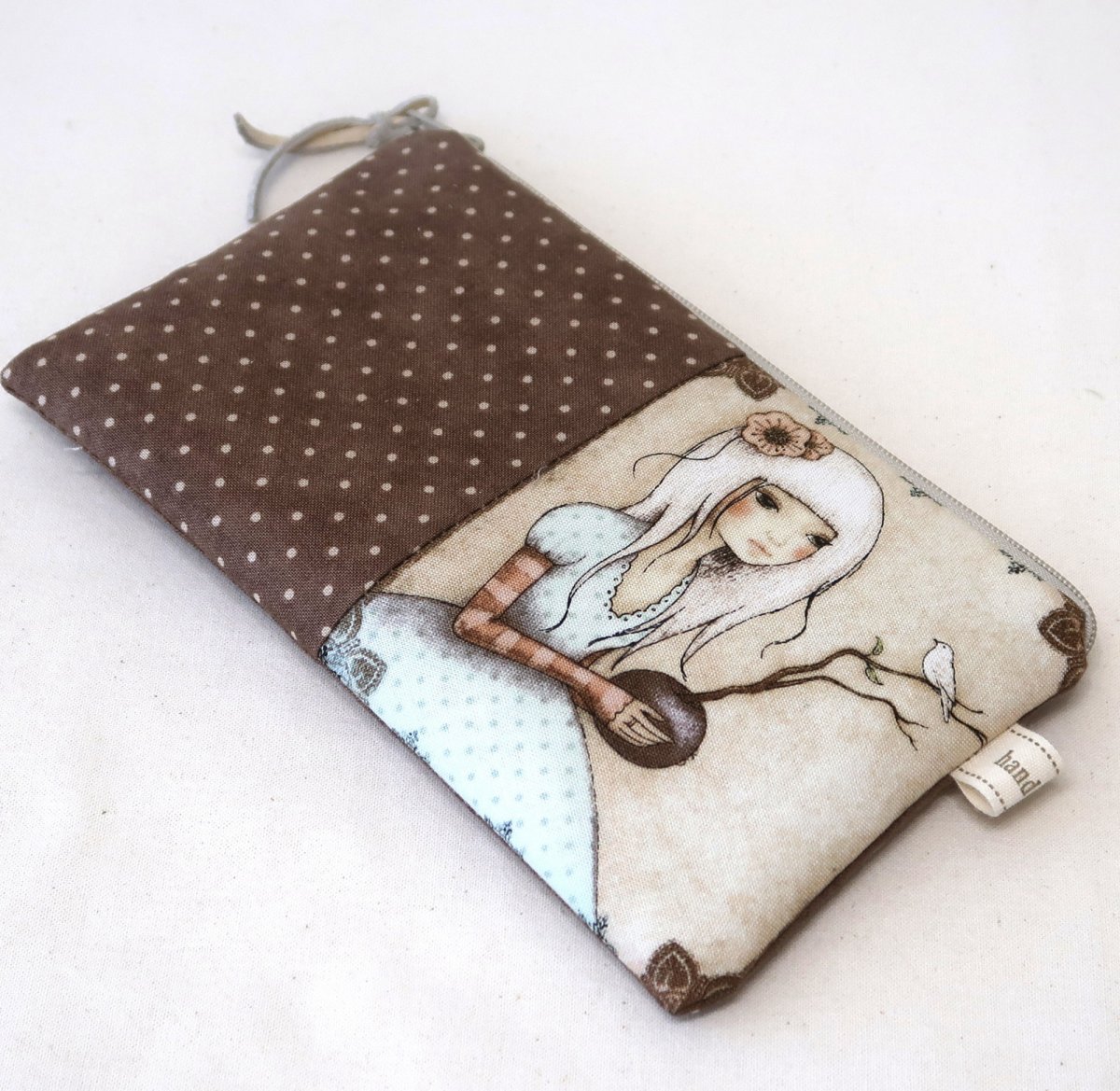 PANENKA S KVĚTINOU  - taštička