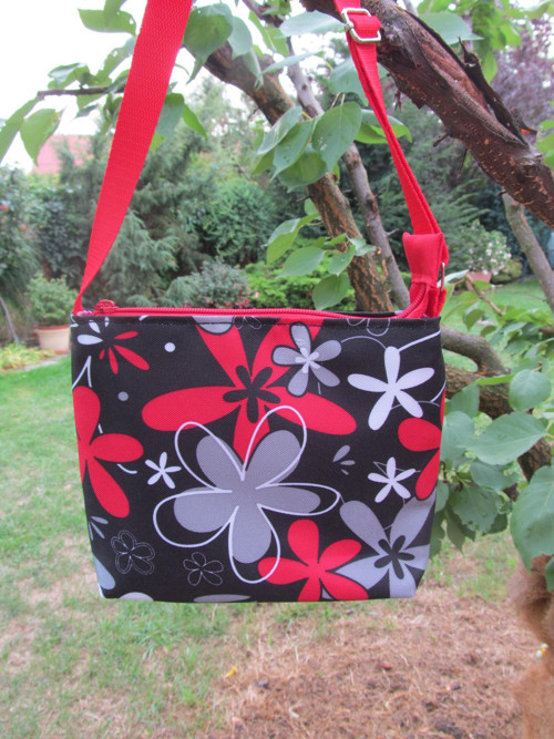 Kabelka pro malé slečny - květ