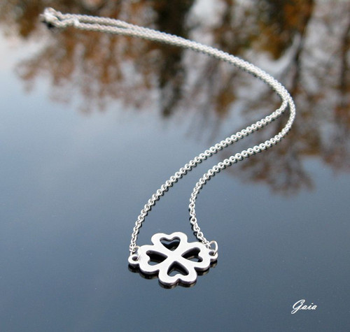 náhrdelník...Čtyřlístek....chirurgická ocel