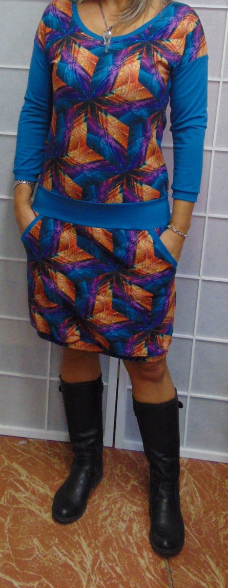 Šaty barevný vzor, velikost M (sleva z 1200,-)