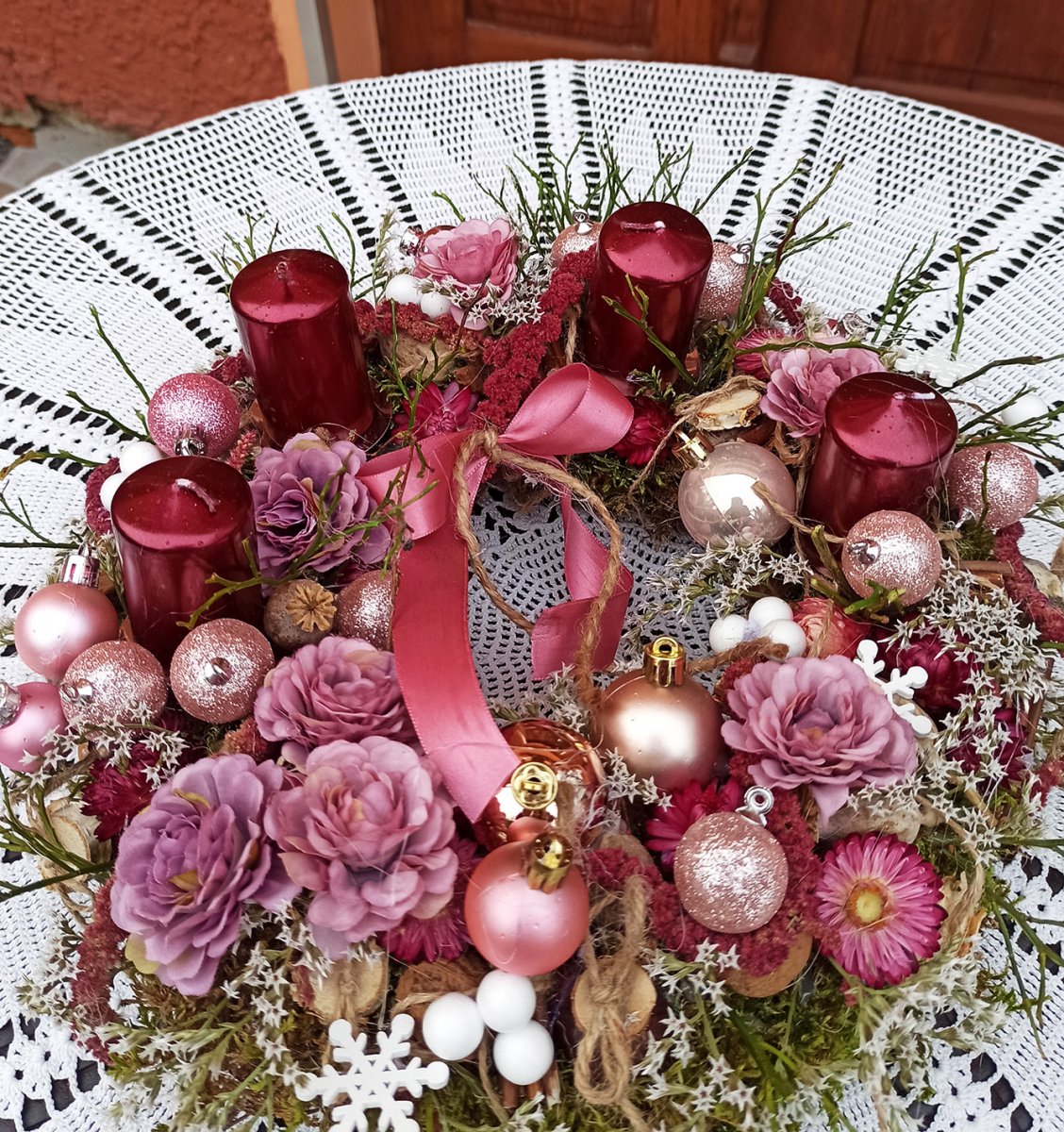 Svícen věnec ve fialové