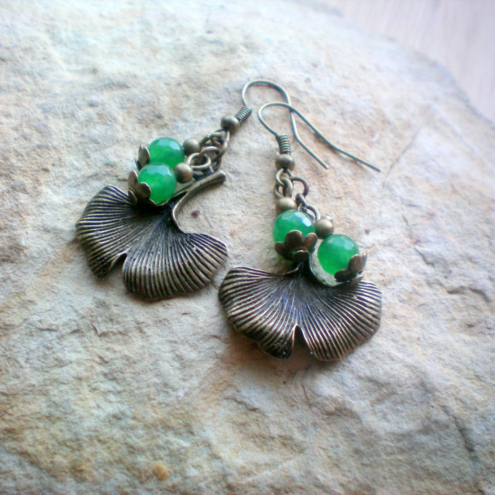 Náušnice Ginko s broušeným smaragdem