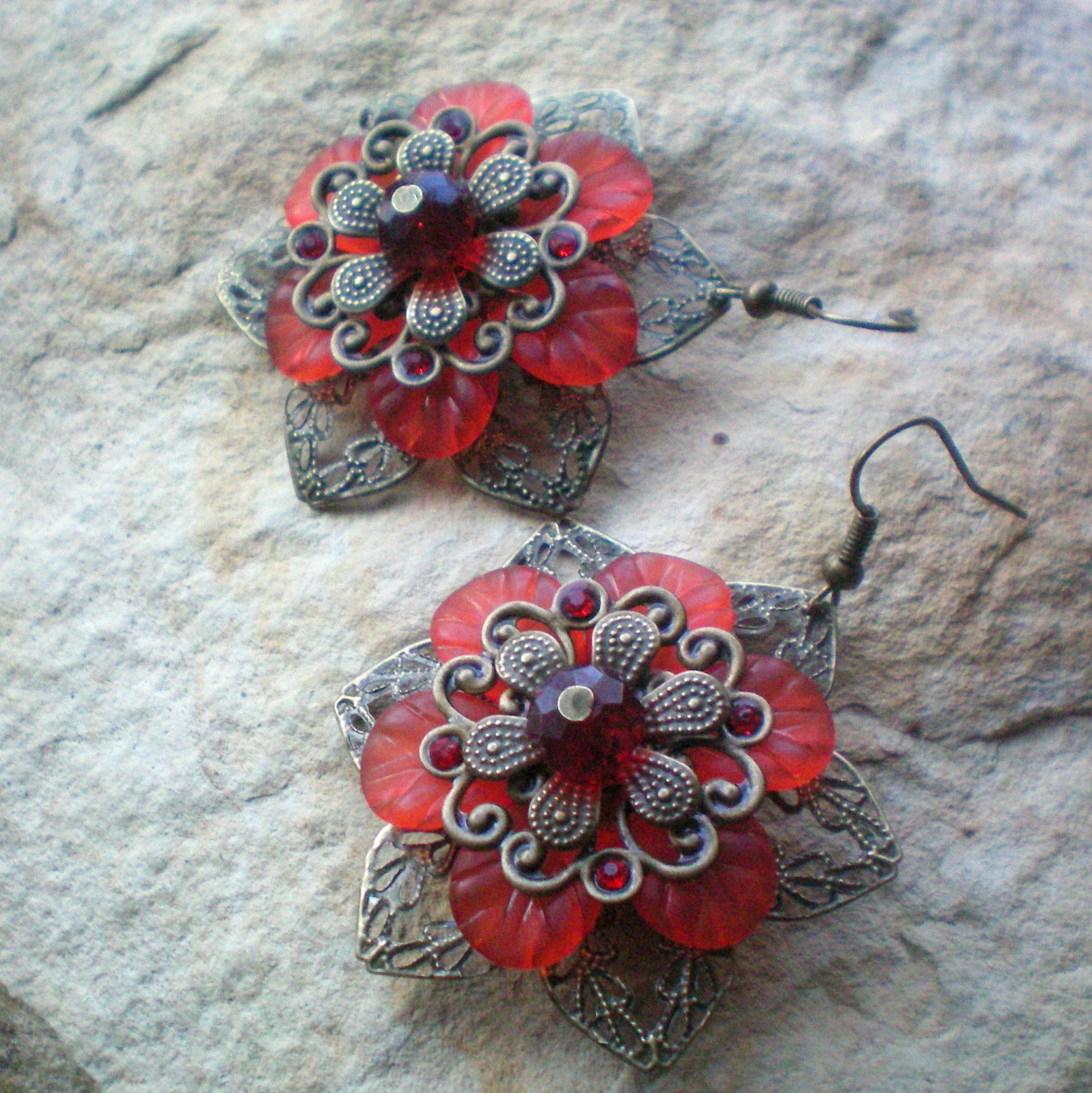 Filigránové rozkvetlé náušnice