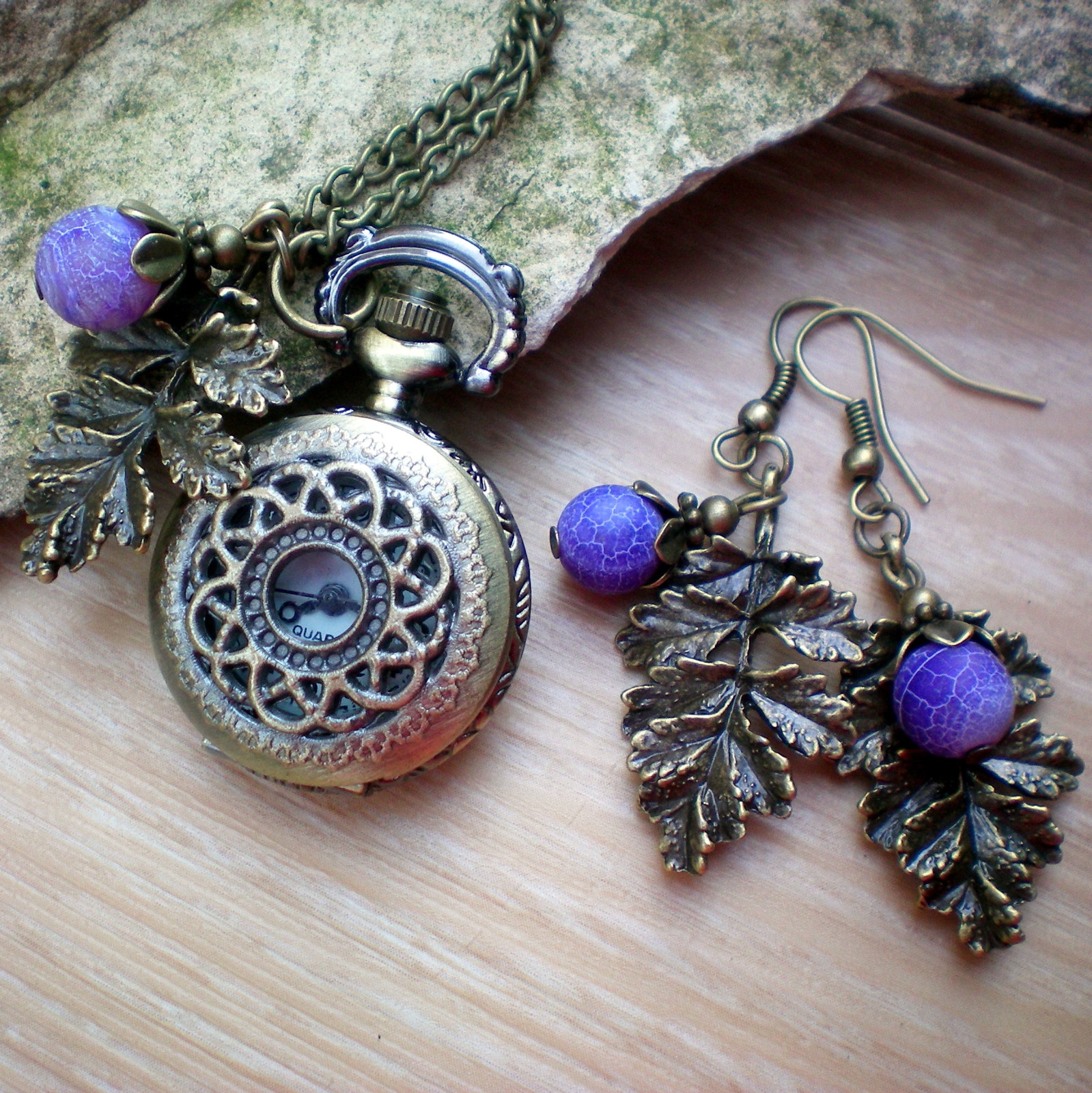 Bronzové hodinky s lístkem a achátem - souprava