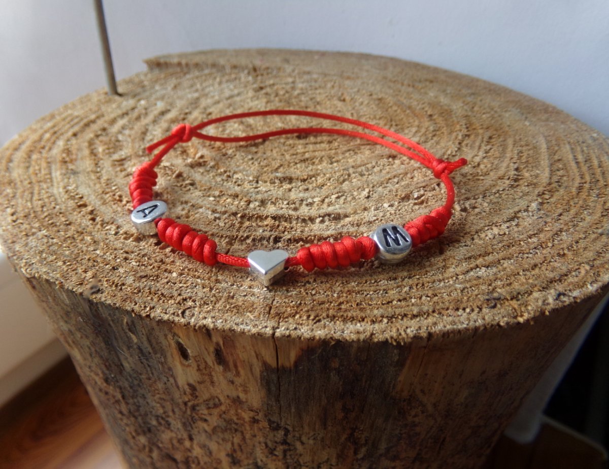 Náramek červený Alena, láska Marek