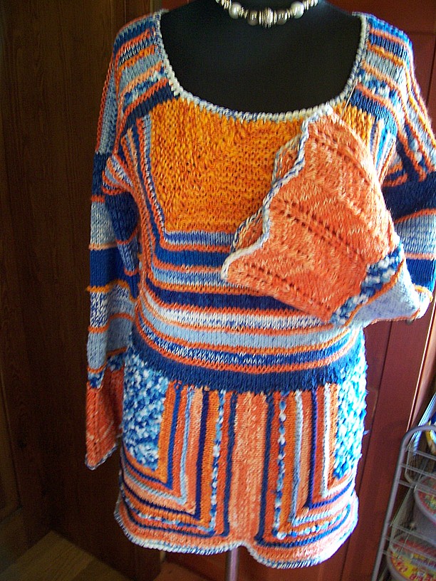 Pletený svetřík pestrý modrooranžový