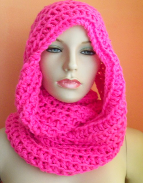 Háčkovaný nákrčník