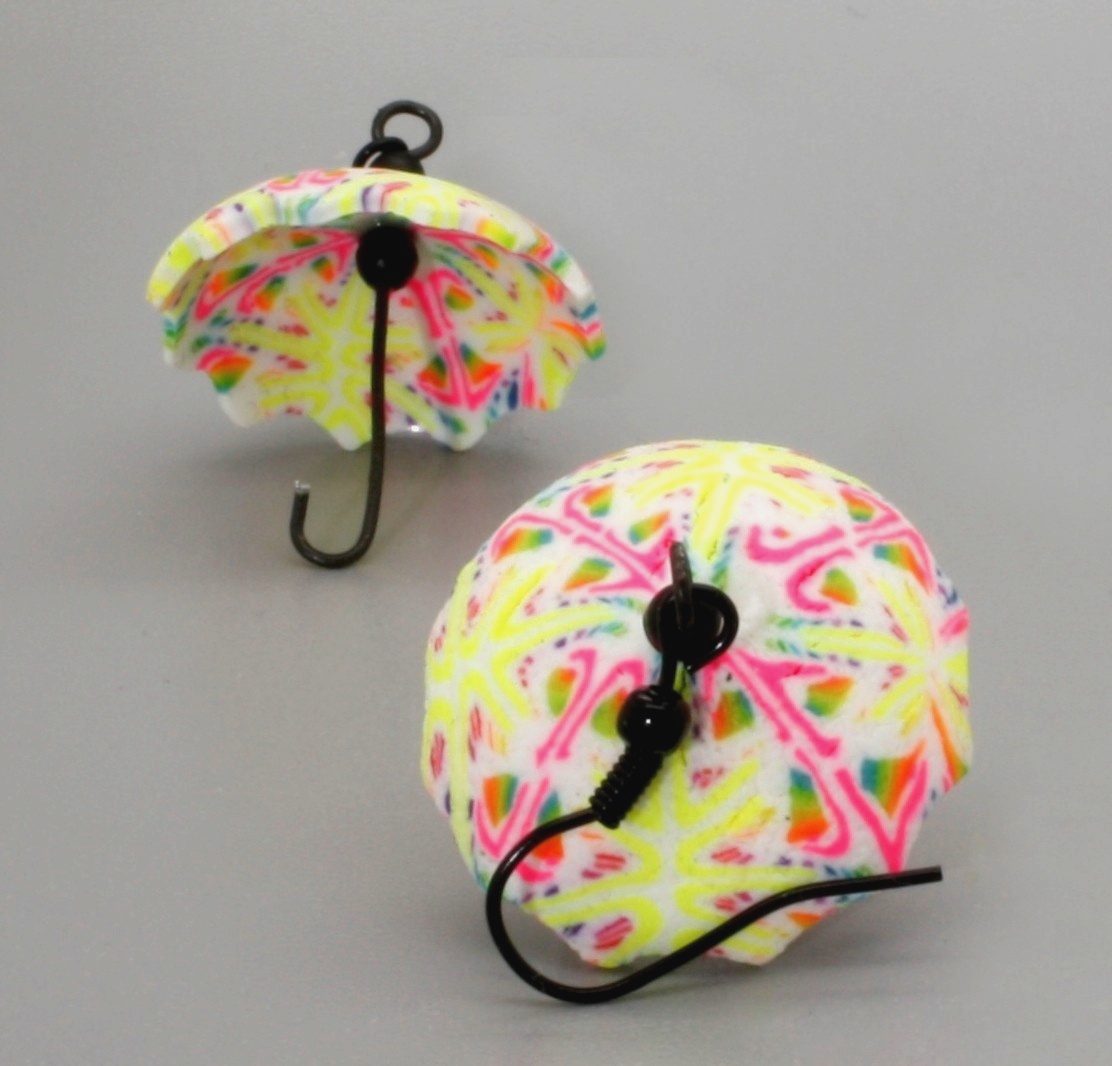  deštníčky , deštníky do uší ...  i v dešti elegantní  :-)