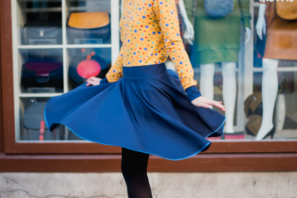 Půlkolová sukně - barva tmavě modrá (bavlna)