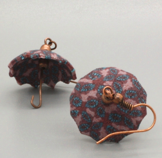  deštníčky , deštníky do uší ...  i v dešti elegantní  :-)