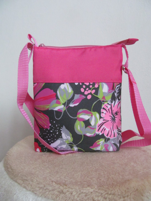 Kabelka pro slečny - květy1