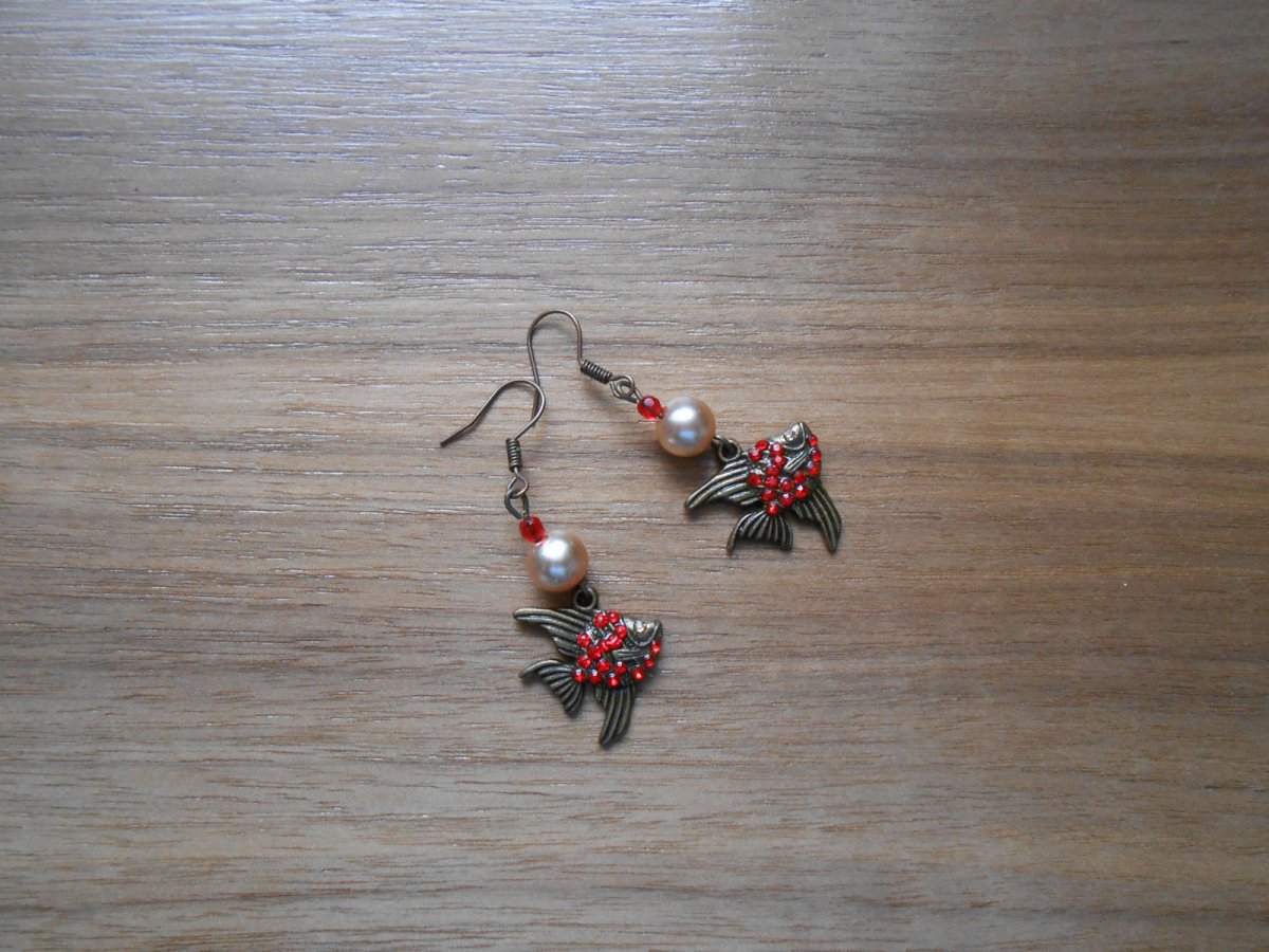 Náušnice rybičky barvy měděné s kamínky