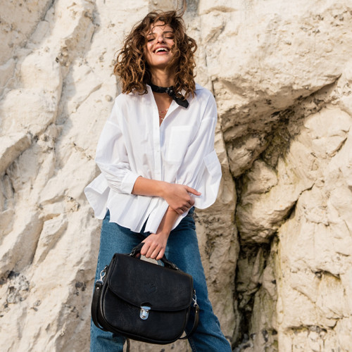 Kožená kabelka černá s aplikací