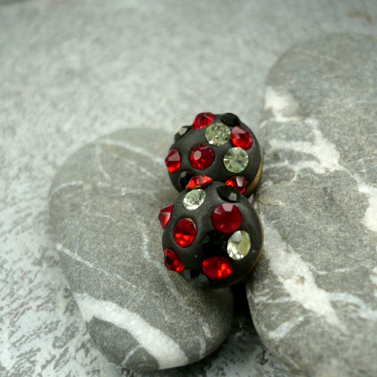 Červeno černé náušničky