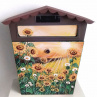 Ručně malovaná poštovní schránka – slunečnice a luční květy | Originální dekorace na dům