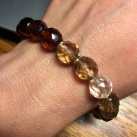 černá káva s trochou cukru a mléka