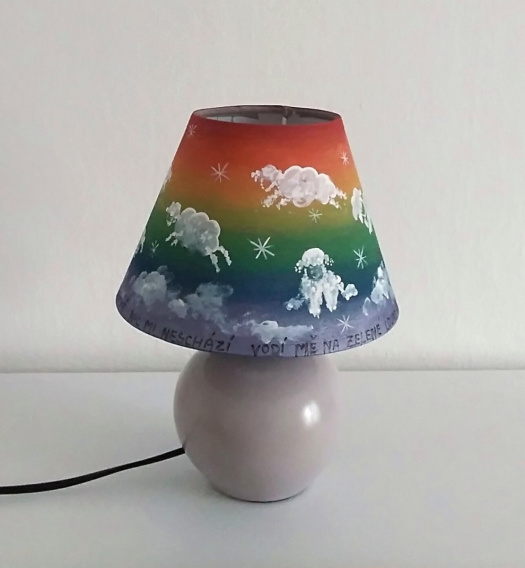 Ručně malovaná stolní lampička pro děti