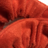červená scrunchies gumička do vlasů