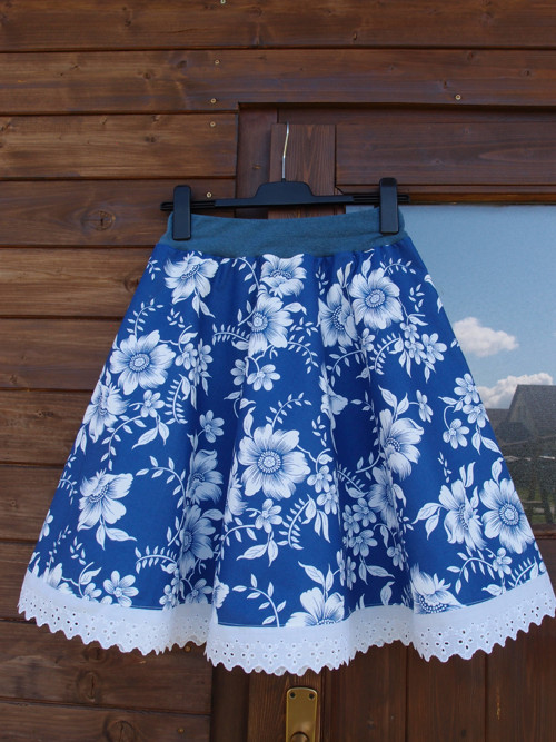 KVĚTINY NA MODRÉ (S,M,L) - dámská sukně