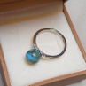 Larimar mezi motýlky prstýnek univerzální velikost