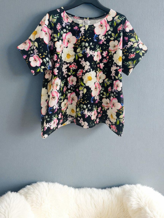 Dámské triko Květiny na tmavé