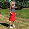 Červená sukně s kapsami krátká
