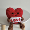 Valentýnské háčkované srdce LOVE