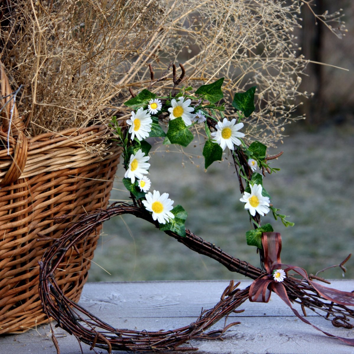 Březové srdíčko s kopretinami a heřmánkem