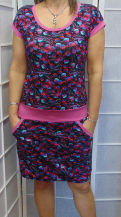 Šaty barevná peříčka, velikost M - %SLEVA%