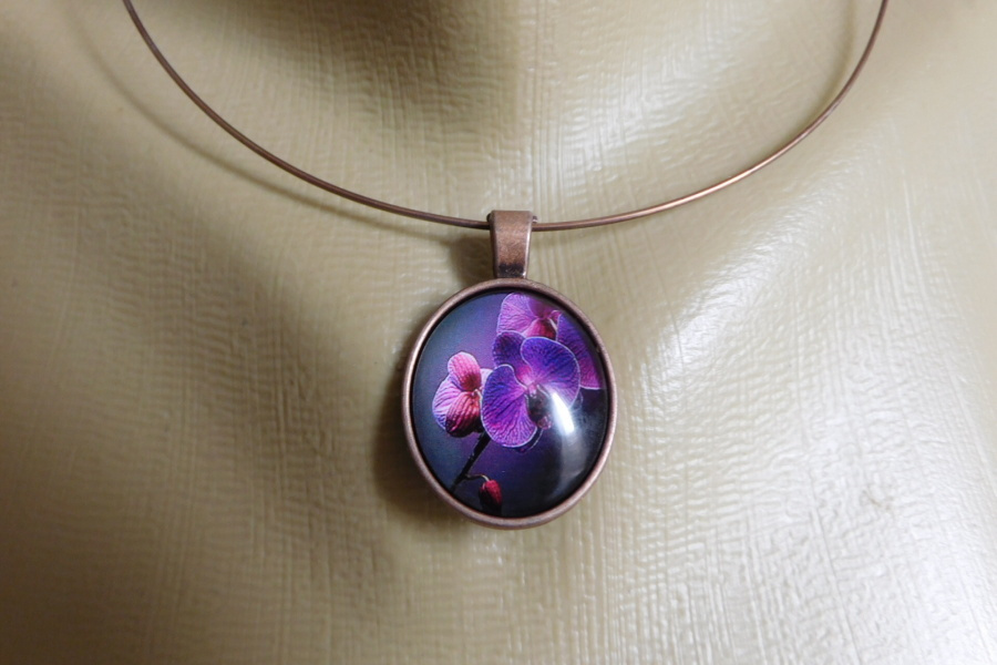 Přívěšek - květy - pryskyřice- 3 druhy