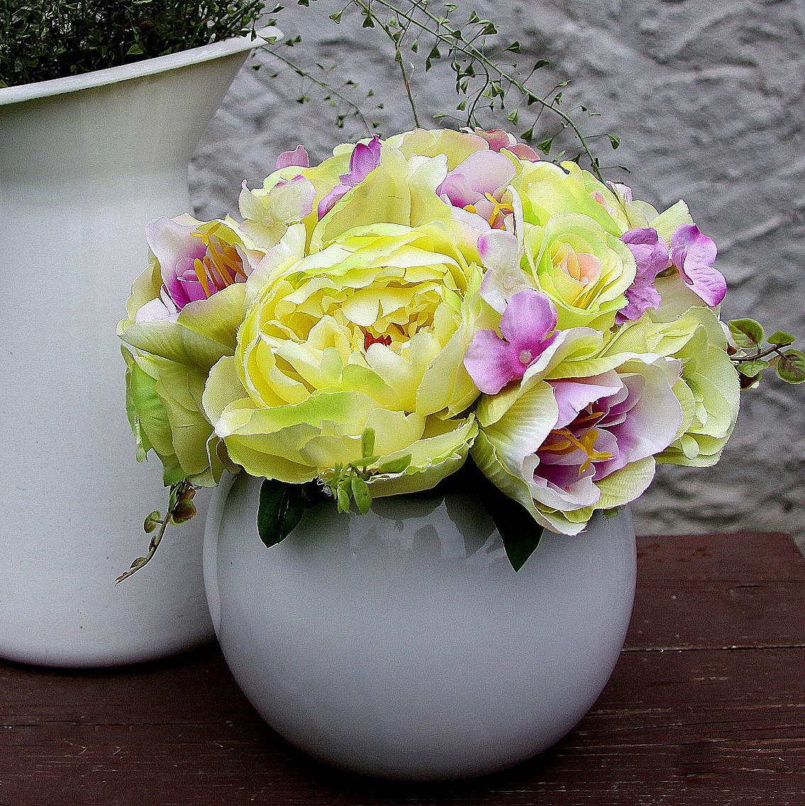 Svěží kytice zelenorůžových růží, pivoněk a tulipánů XXL