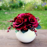 Carmen_kytice vínových růží na stůl