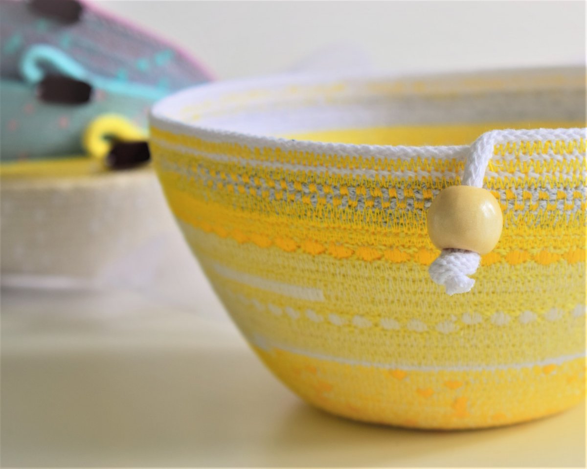 Košík velikonoční s výšivkou 215