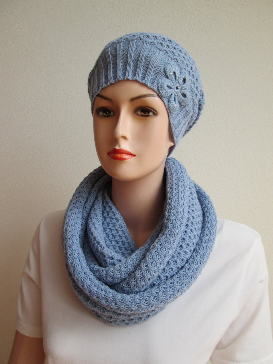 Souprava čepice + nákrčník - světle modrá