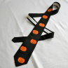 Černá hedvábná kravata s halloweenskými dýněmi 10969756