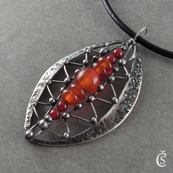 Šněrovačka :-) - Karneol