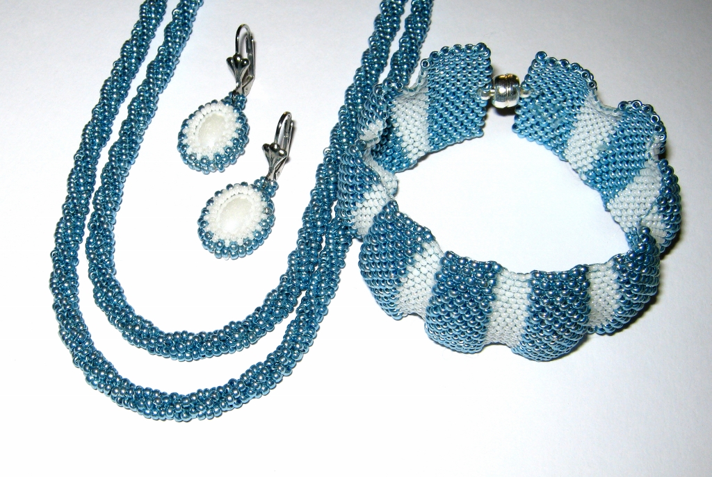 Sada -Tyrkys s perletí.